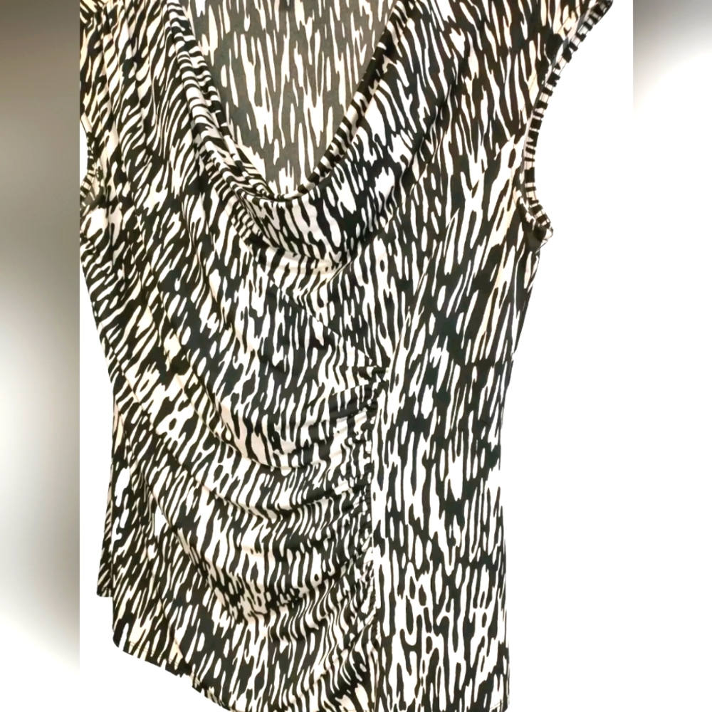 Dana Buchman Sleeveless Ruched Black White Top Size M